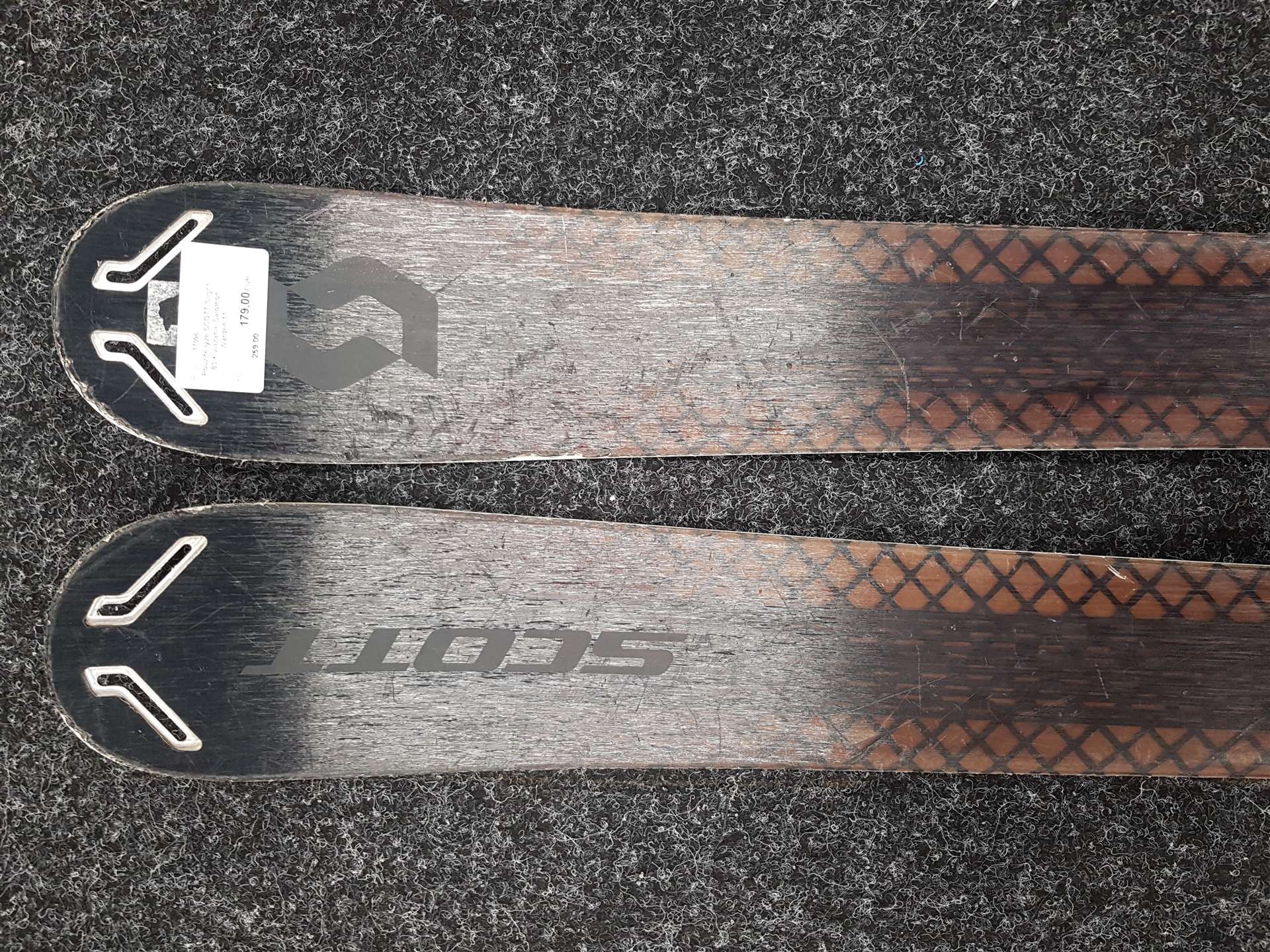 Sci SCOTT Slight 83 usati + attacchi Salomon Warden 11