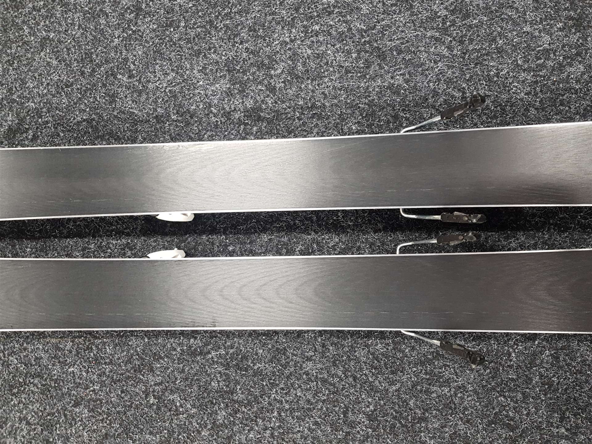 Sci SCOTT Slight 83 usati + attacchi Salomon Warden 11