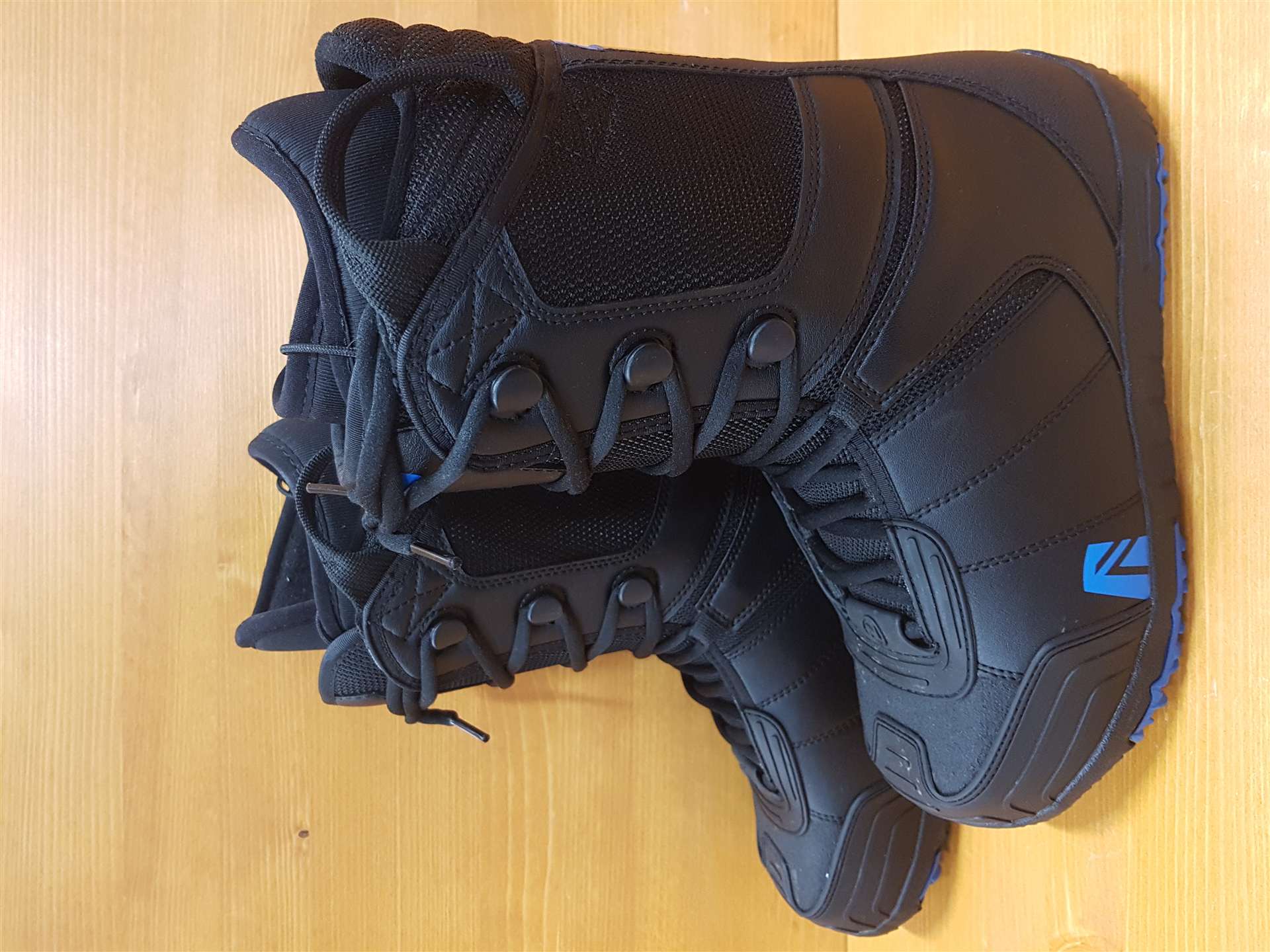 Cizme de snowboard NIEDECKER second hand