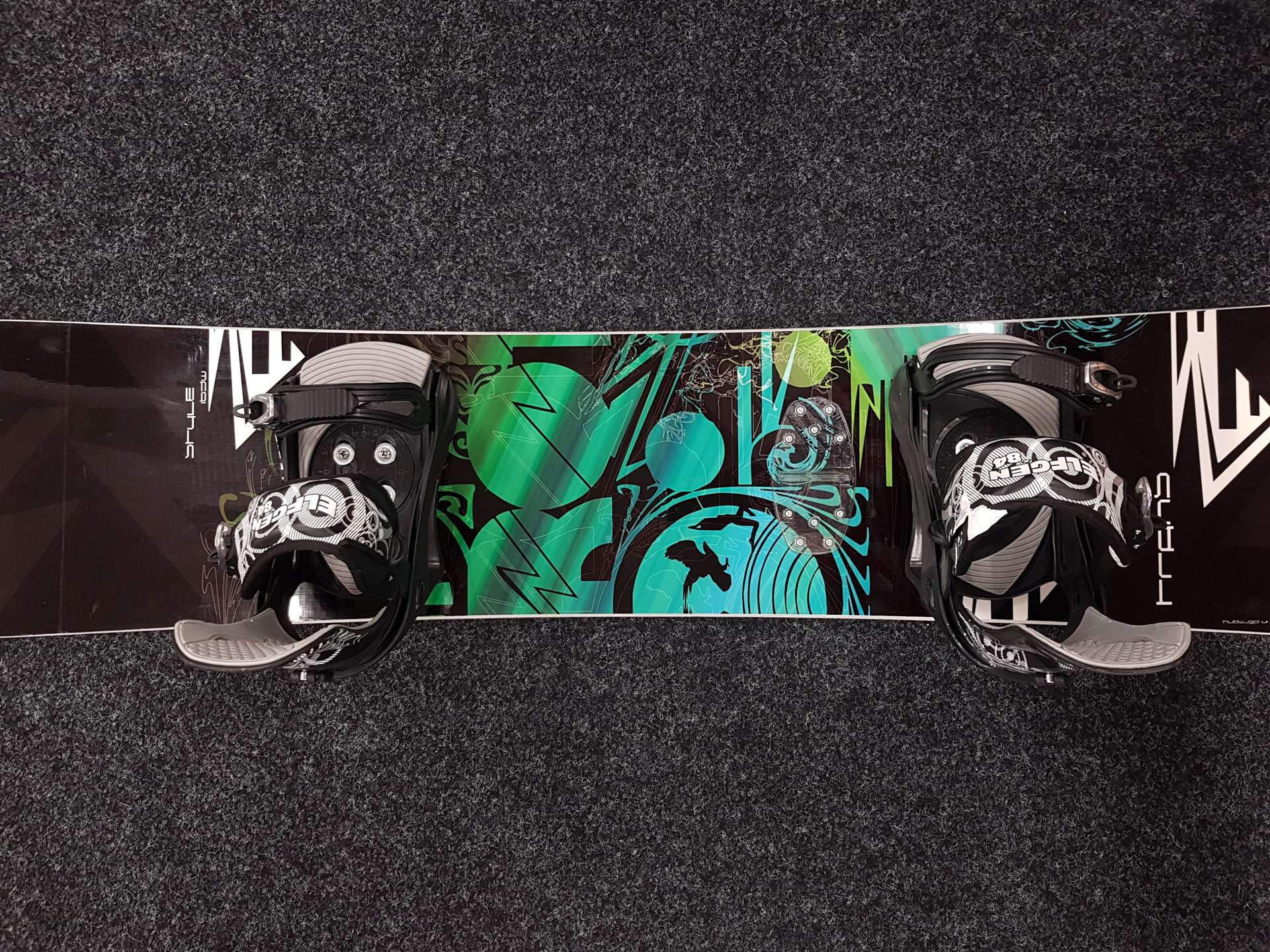 Použitý snowboard Style + viazanie Ride veľkosť L