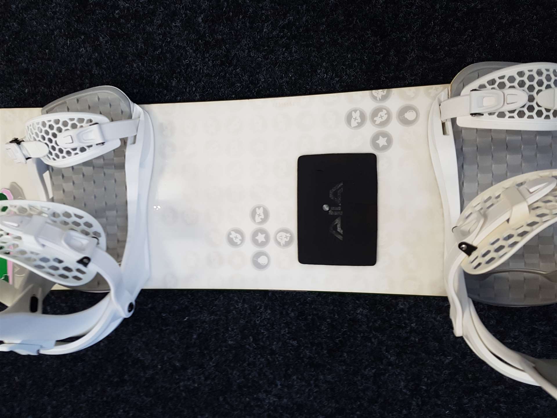 Použitý snowboard SALOMON Radiant + vázání Gravity Rise velikost L