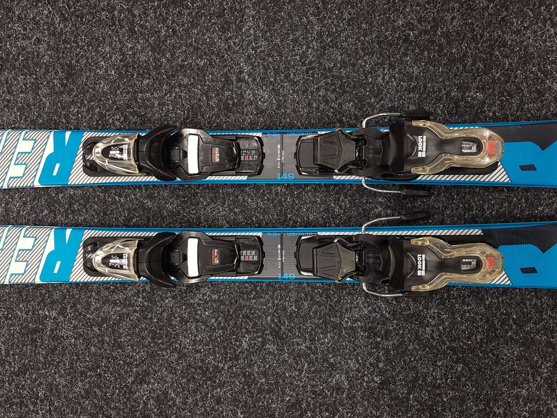 Skis ROSSIGNOL React 2 Carbon d'occasion + fixations Look Xpress 10