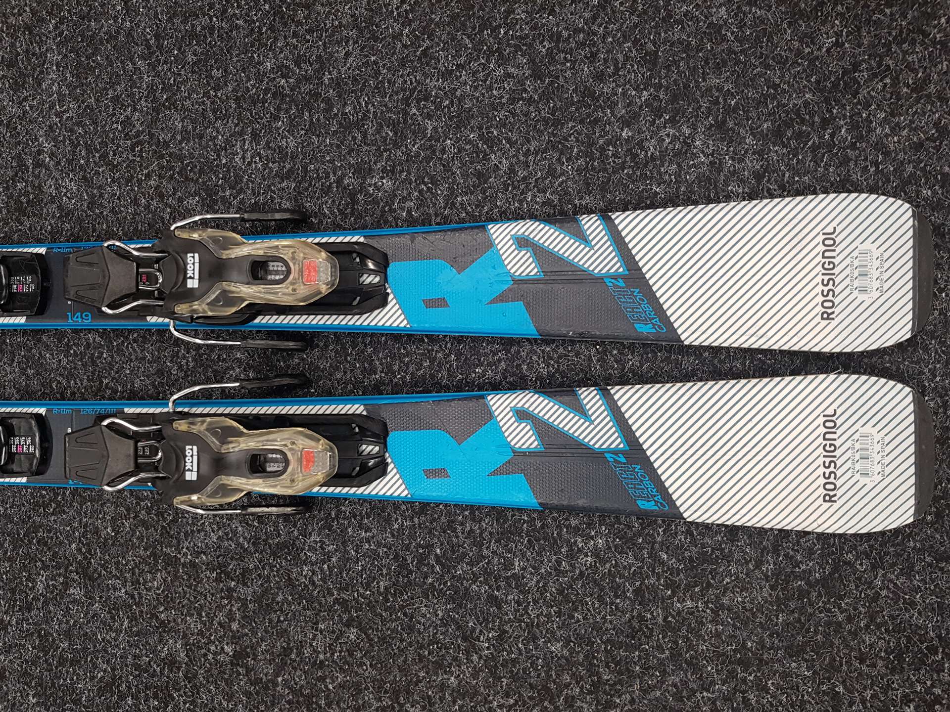 Skis ROSSIGNOL React 2 Carbon d'occasion + fixations Look Xpress 10