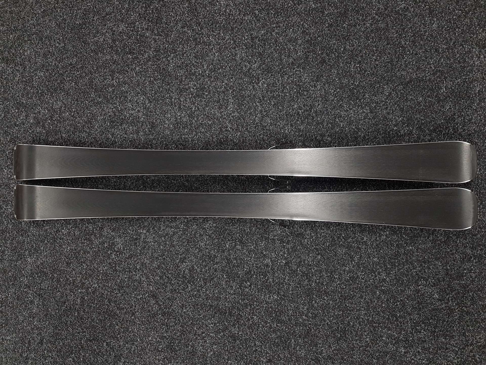 Skis ROSSIGNOL React 2 Carbon d'occasion + fixations Look Xpress 10