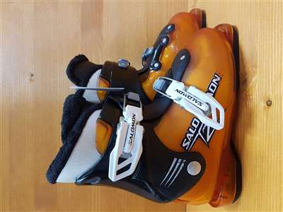 Chaussures de ski SALOMON T2 d'occasion