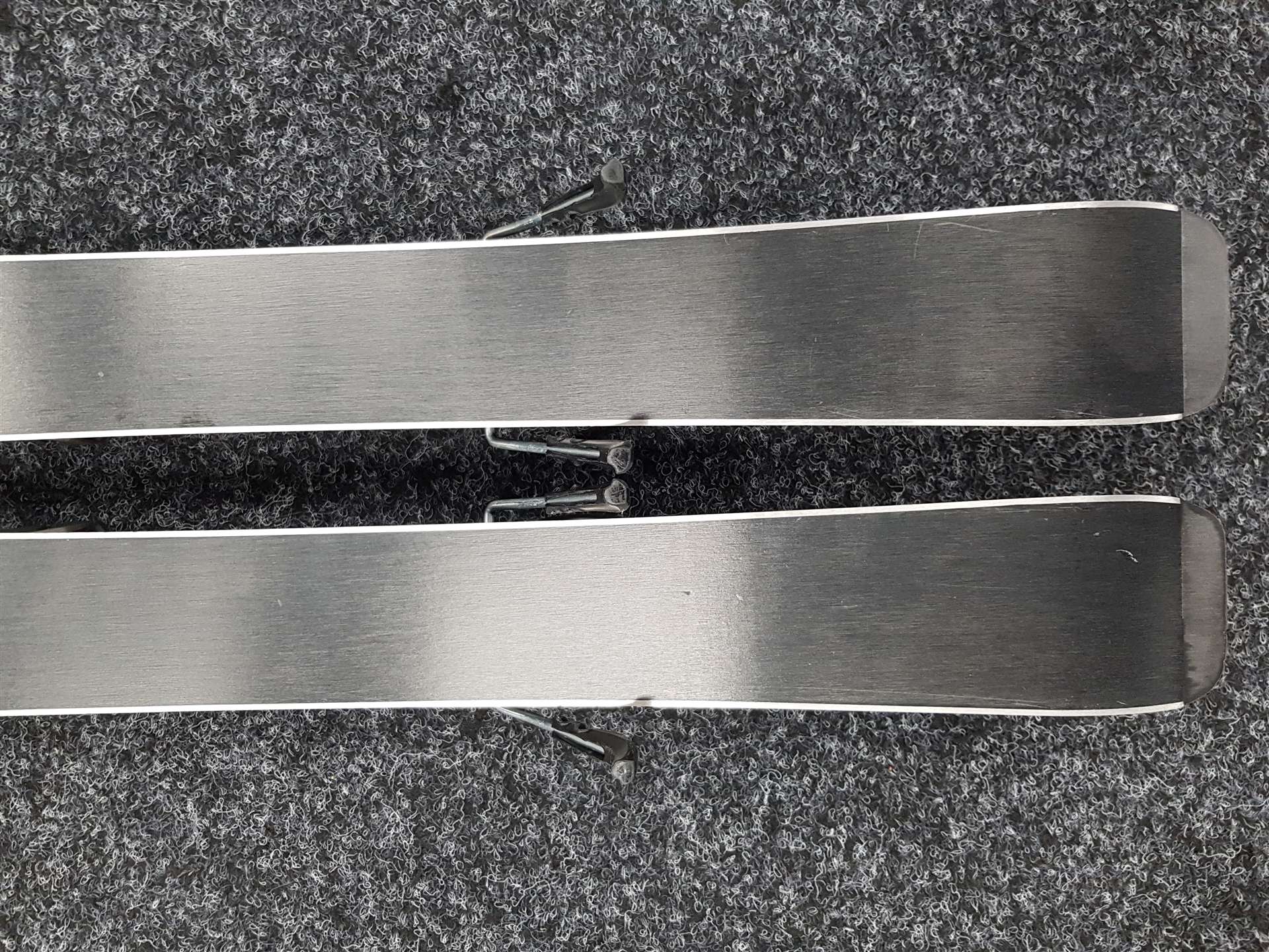 Použité dětské lyže VOLKL Racetiger JR + vázání Marker 4.5