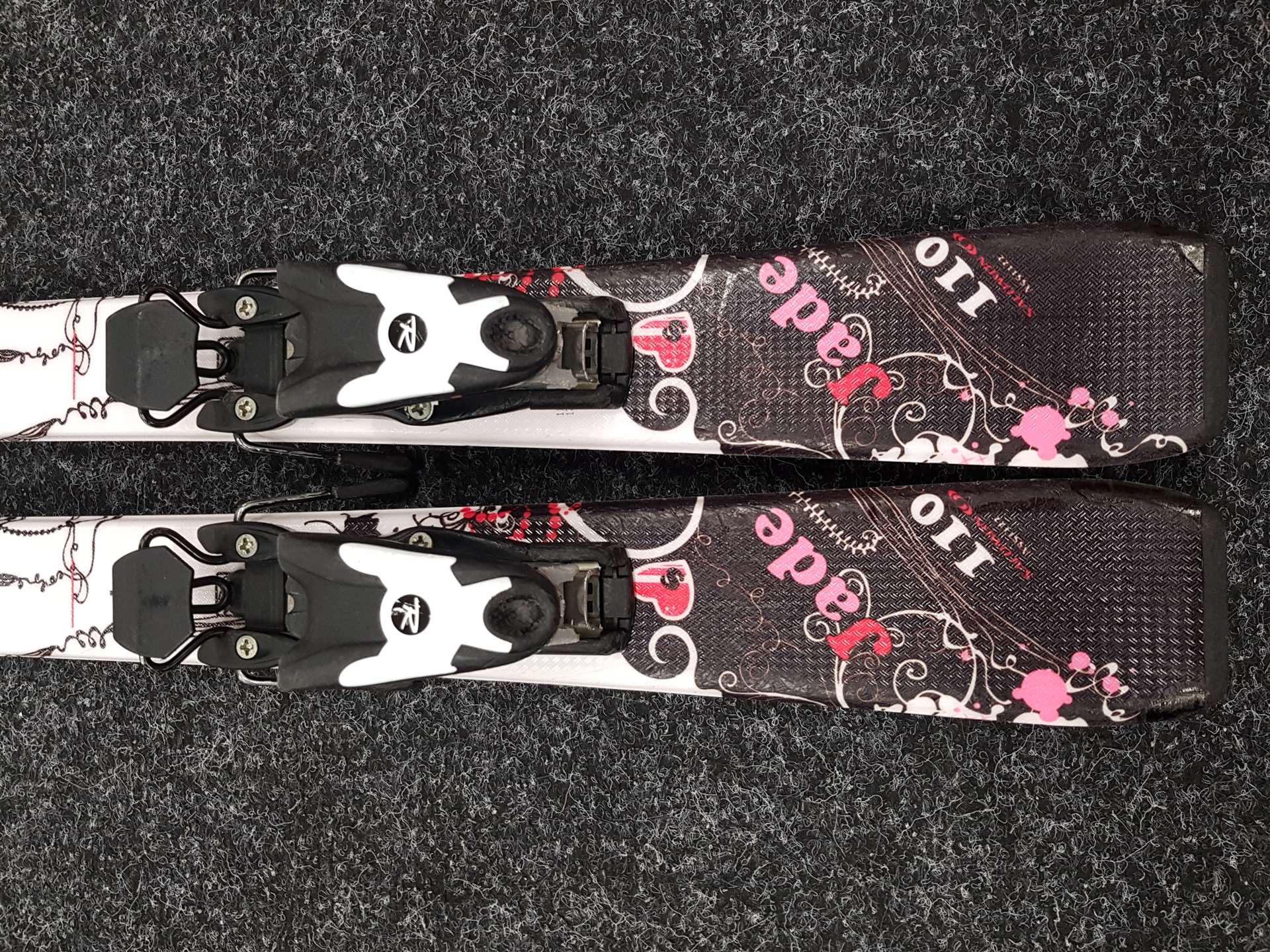 Použité detské lyže SALOMON Jade + viazanie Rossignol Comp J 4,5