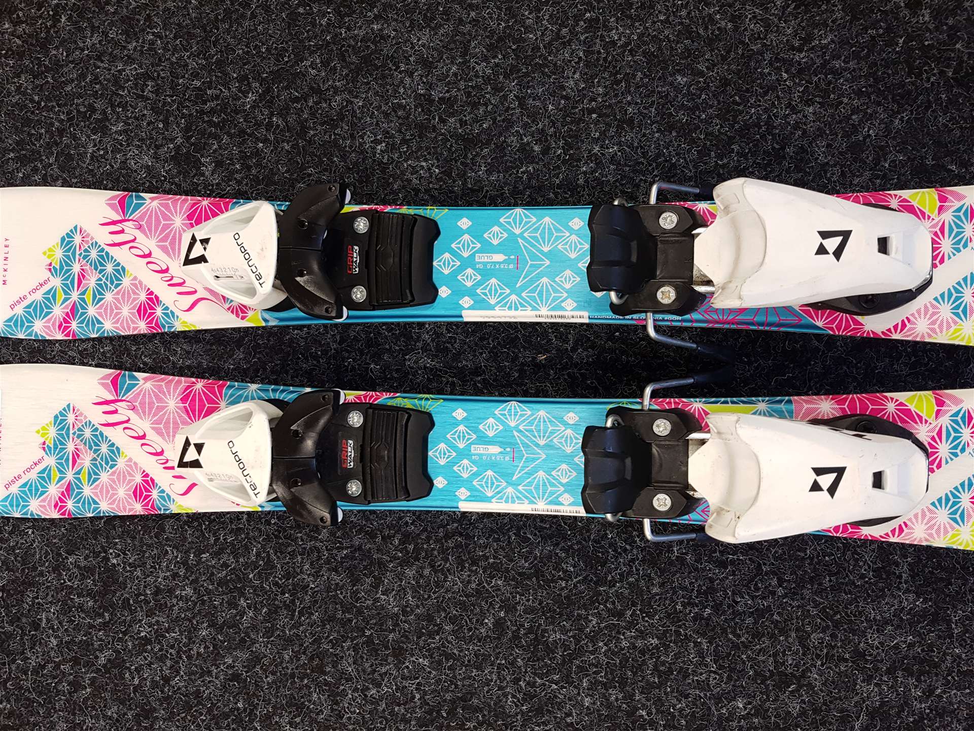 Skis enfant McKINLEY Sweety d'occasion + fixations Tecnopro TW 4.5