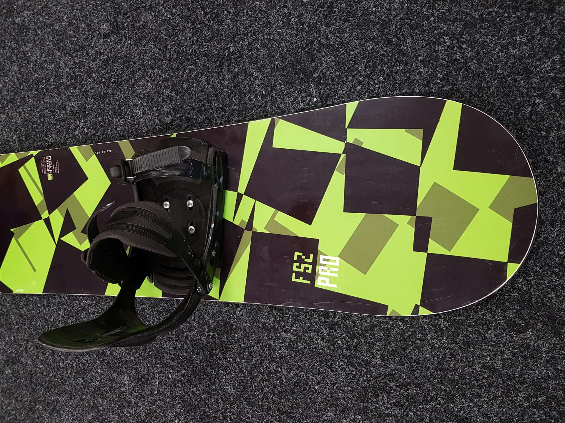 Použitý snowboard Limited4you FSZ pro + vázání Limited4you velikost L/XL