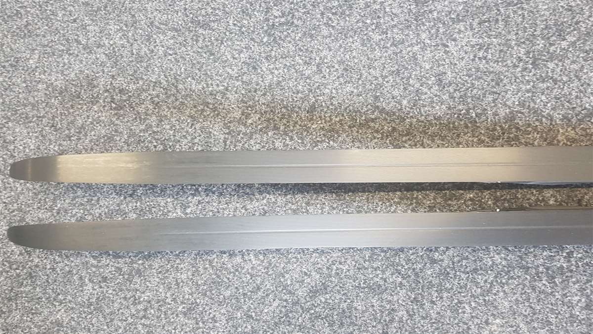 Skis de fond Salomon RS JR d'occasion + fixations NNN Salomon Prolink. 