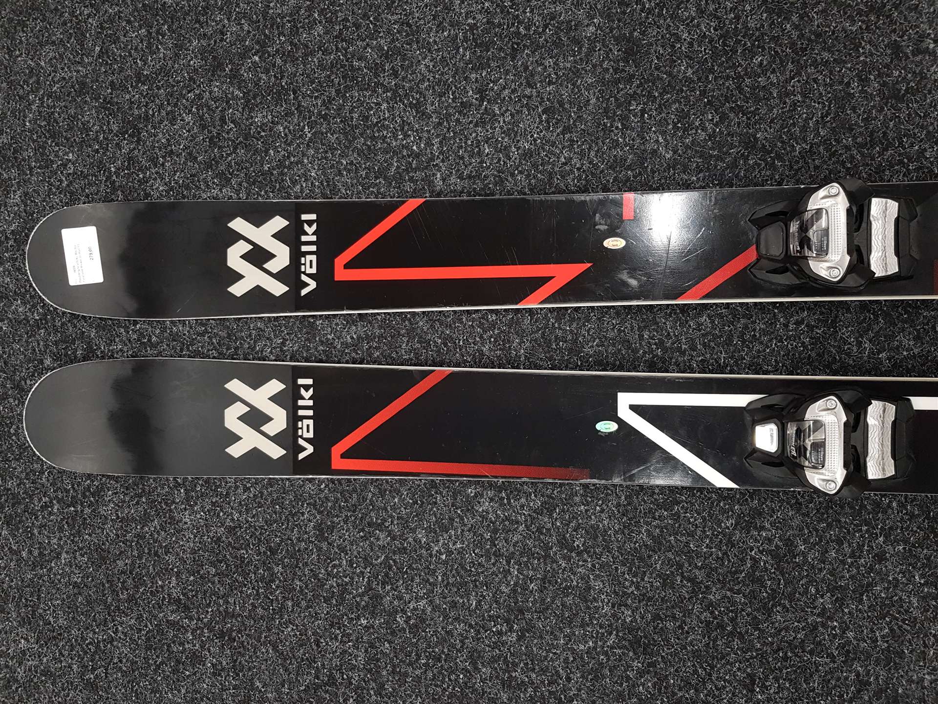 Použité  freeride lyže VOLKL Mantra + viazanie Marker Griffon 13