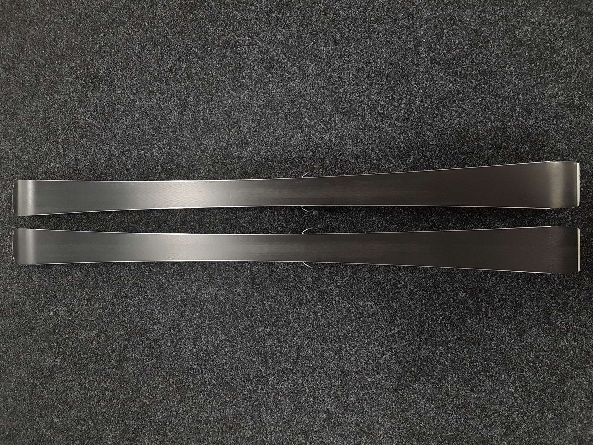 Použité lyže ROSSIGNOL Zenith + vázání Look Xpress 10