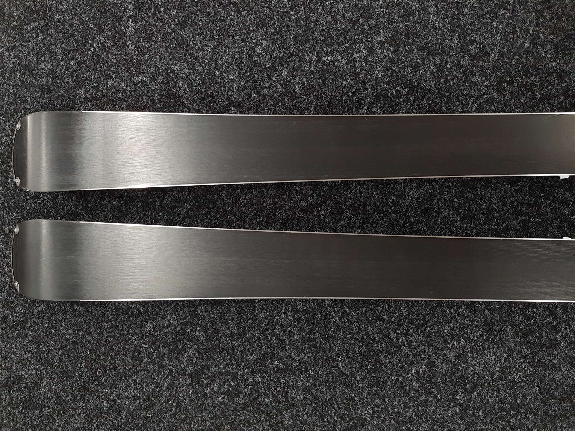 Použité lyže ROSSIGNOL Zenith + vázání Look Xpress 10