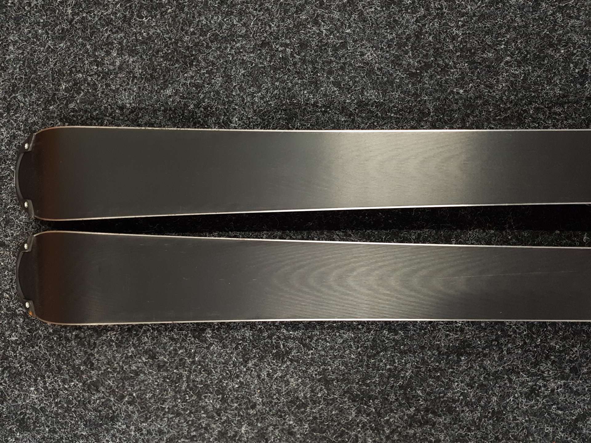 Skis VOLKL Racetiger JR d'occasion + fixations Marker 7.0