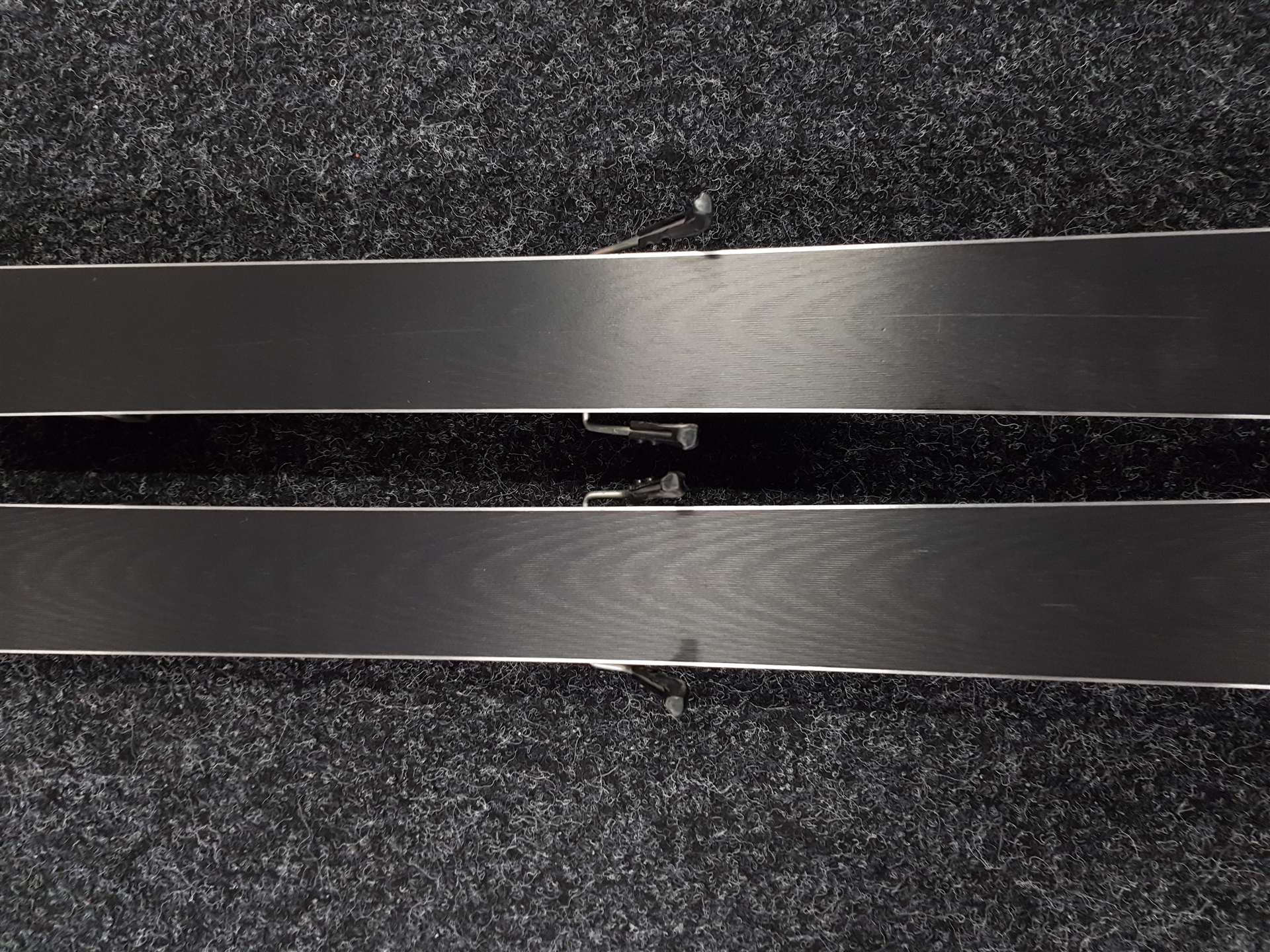 Skis VOLKL Racetiger JR d'occasion + fixations Marker 7.0