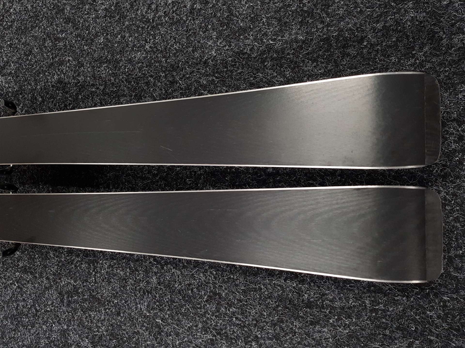 Skis VOLKL Racetiger JR d'occasion + fixations Marker 7.0