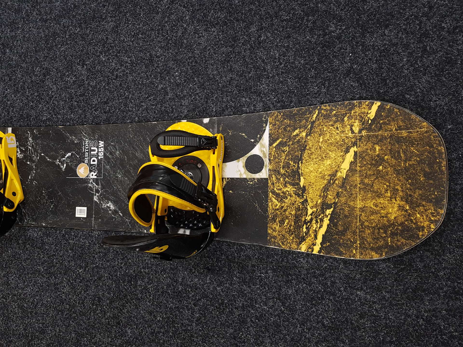 Použitý snowboard BURTON Radius 165W + viazanie Burton veľkosť L