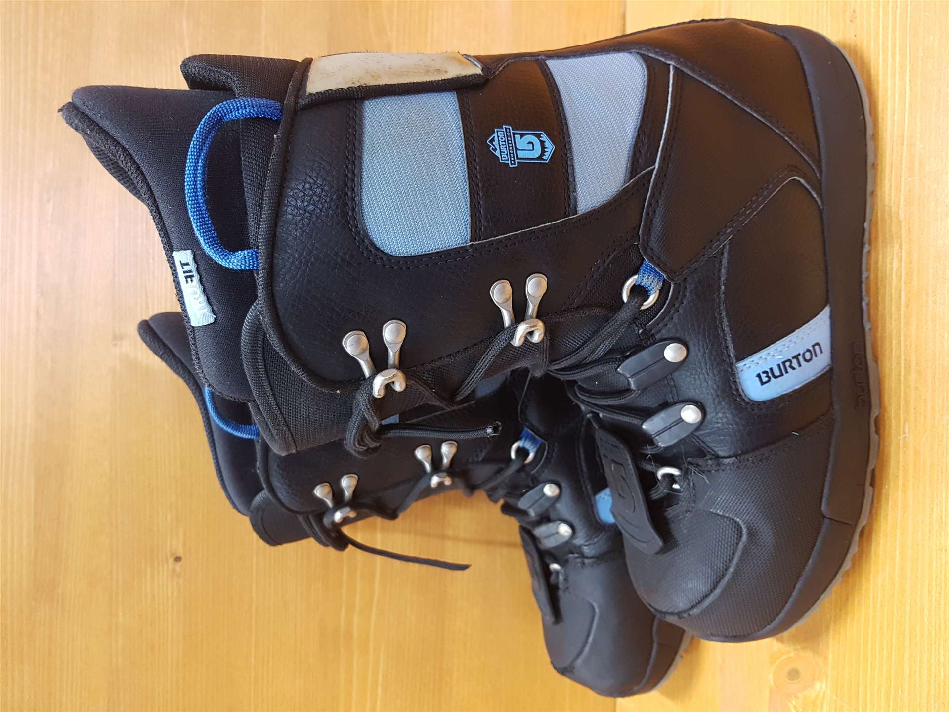 Ghete de snowboard BURTON Progression folosite