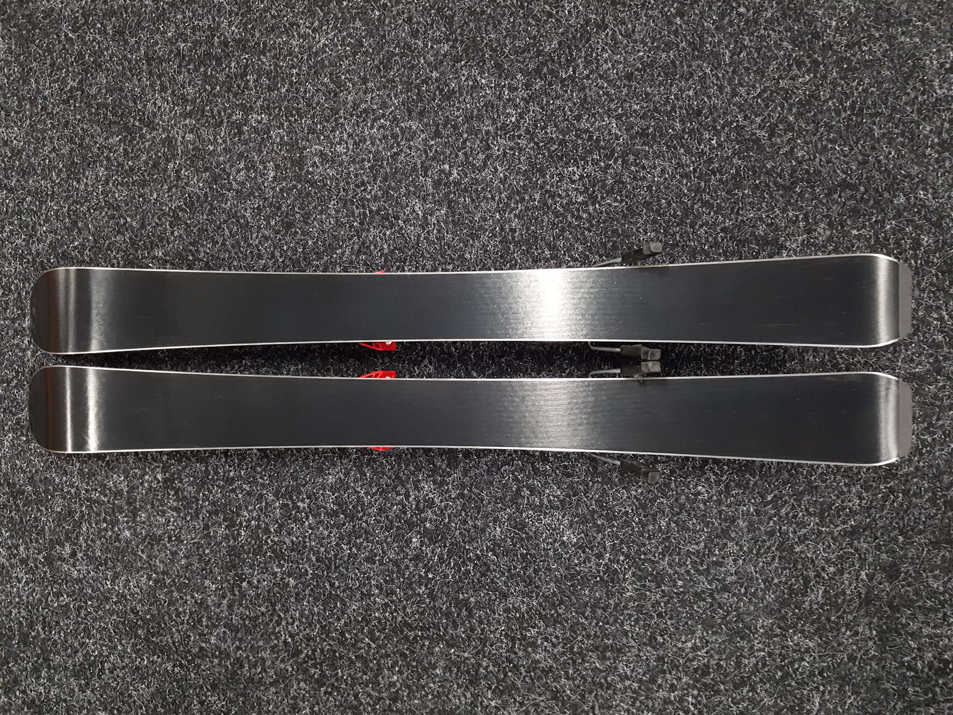 Schiuri pentru copii folosite ATOMIC Redster J2 + legături Atomic 5