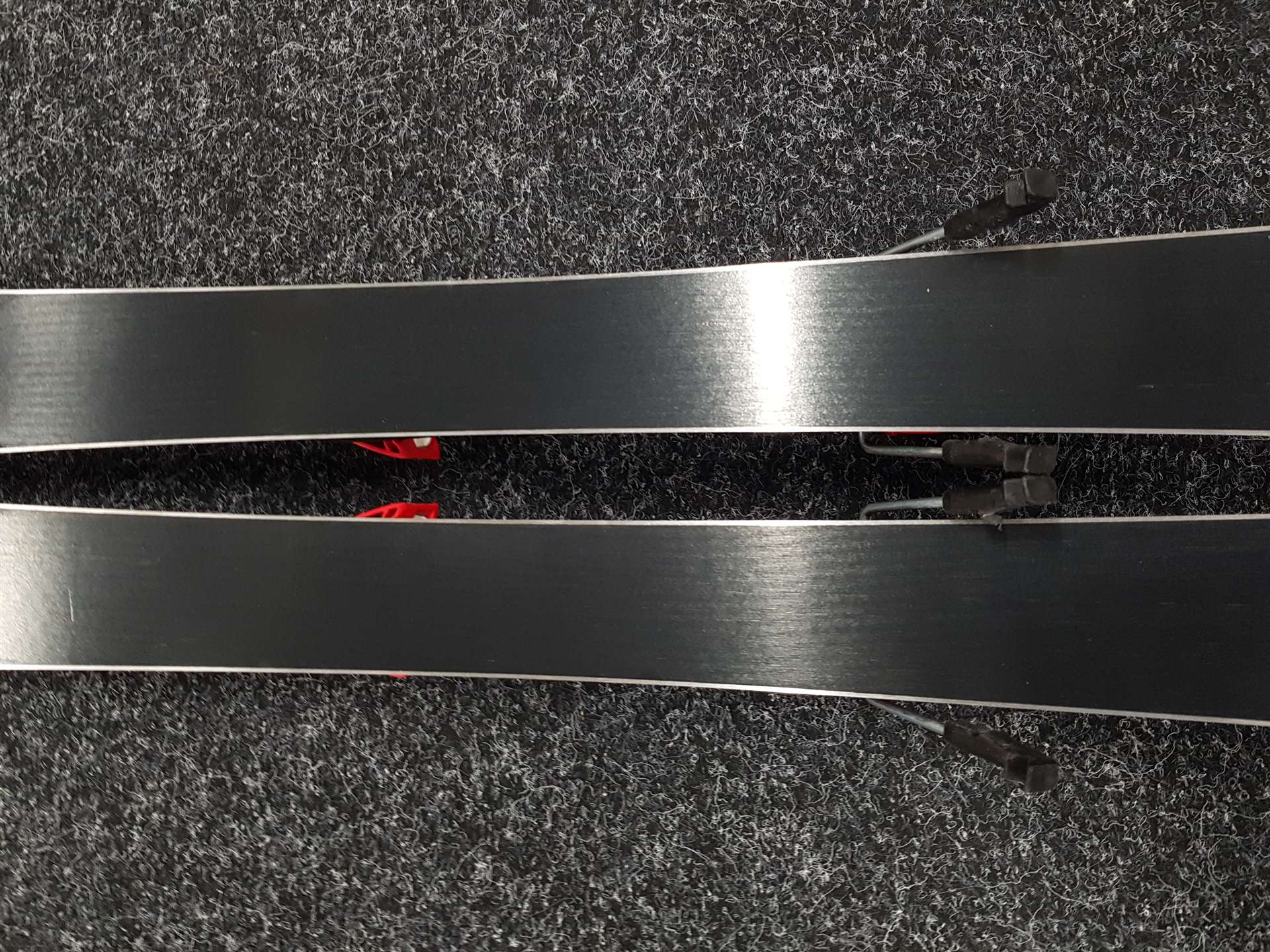 Schiuri pentru copii folosite ATOMIC Redster J2 + legături Atomic 5