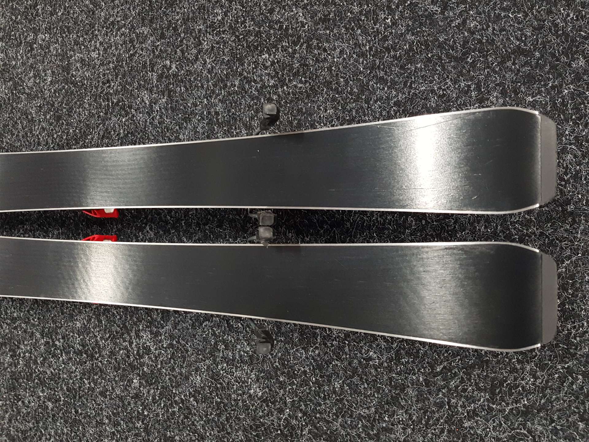 Schiuri pentru copii folosite ATOMIC Redster J2 + legături Atomic 5