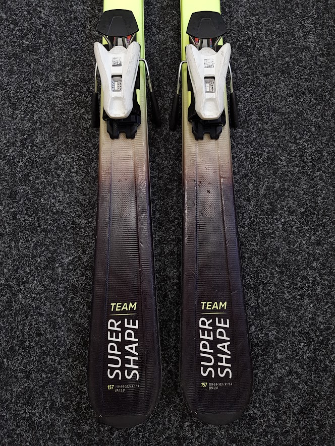 Gebrauchte HEAD Supershape Team Ski + JRS 7.5 CA Bindungen