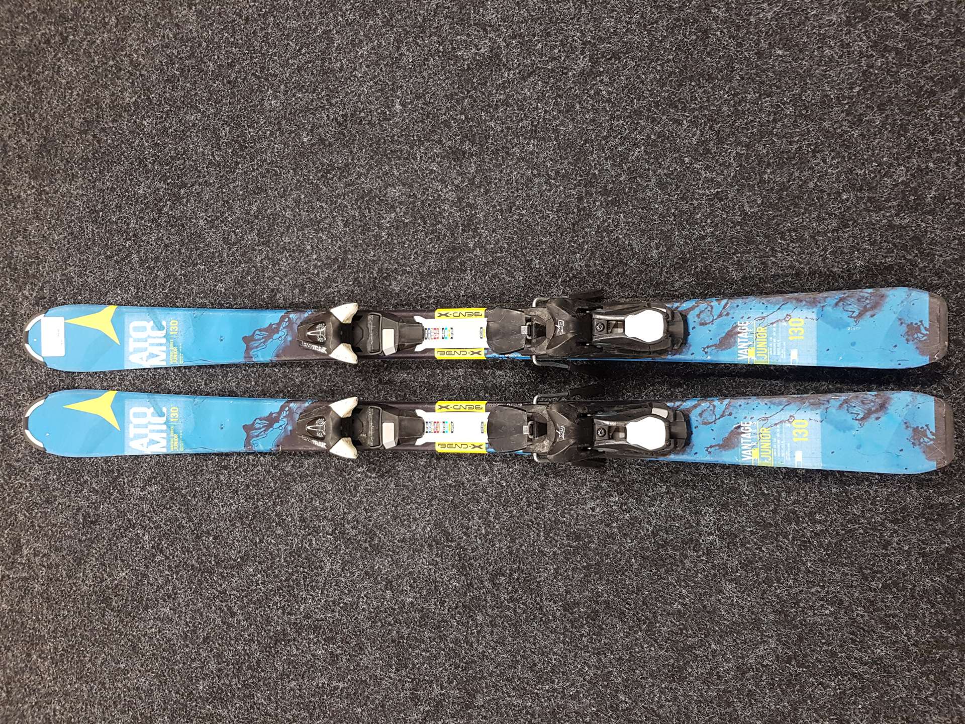 Skis enfant ATOMIC Vantage Junior d'occasion + fixations Atomic Ezytrack 7