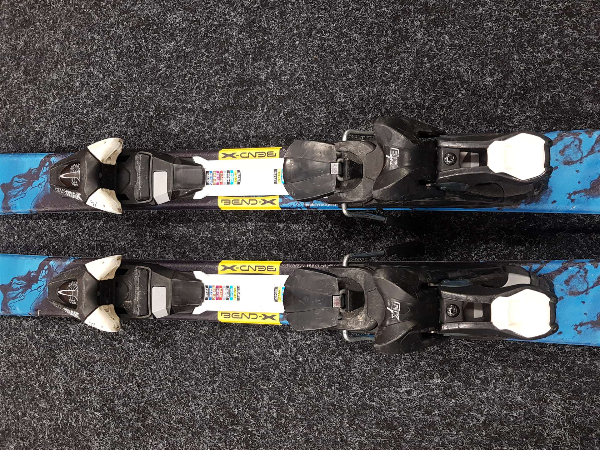 Skis enfant ATOMIC Vantage Junior d'occasion + fixations Atomic Ezytrack 7