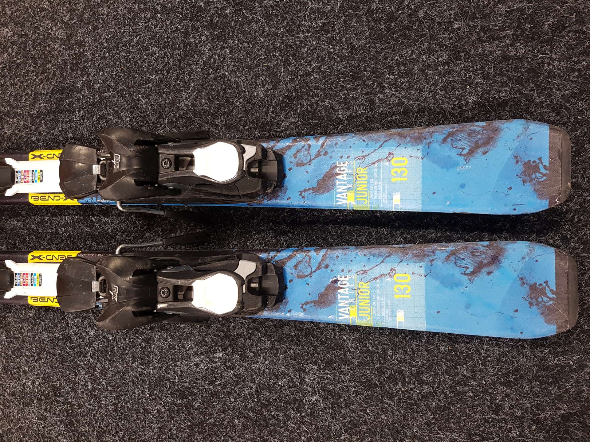 Skis enfant ATOMIC Vantage Junior d'occasion + fixations Atomic Ezytrack 7