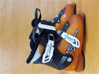 Clăpari de schi SALOMON T2 second-hand