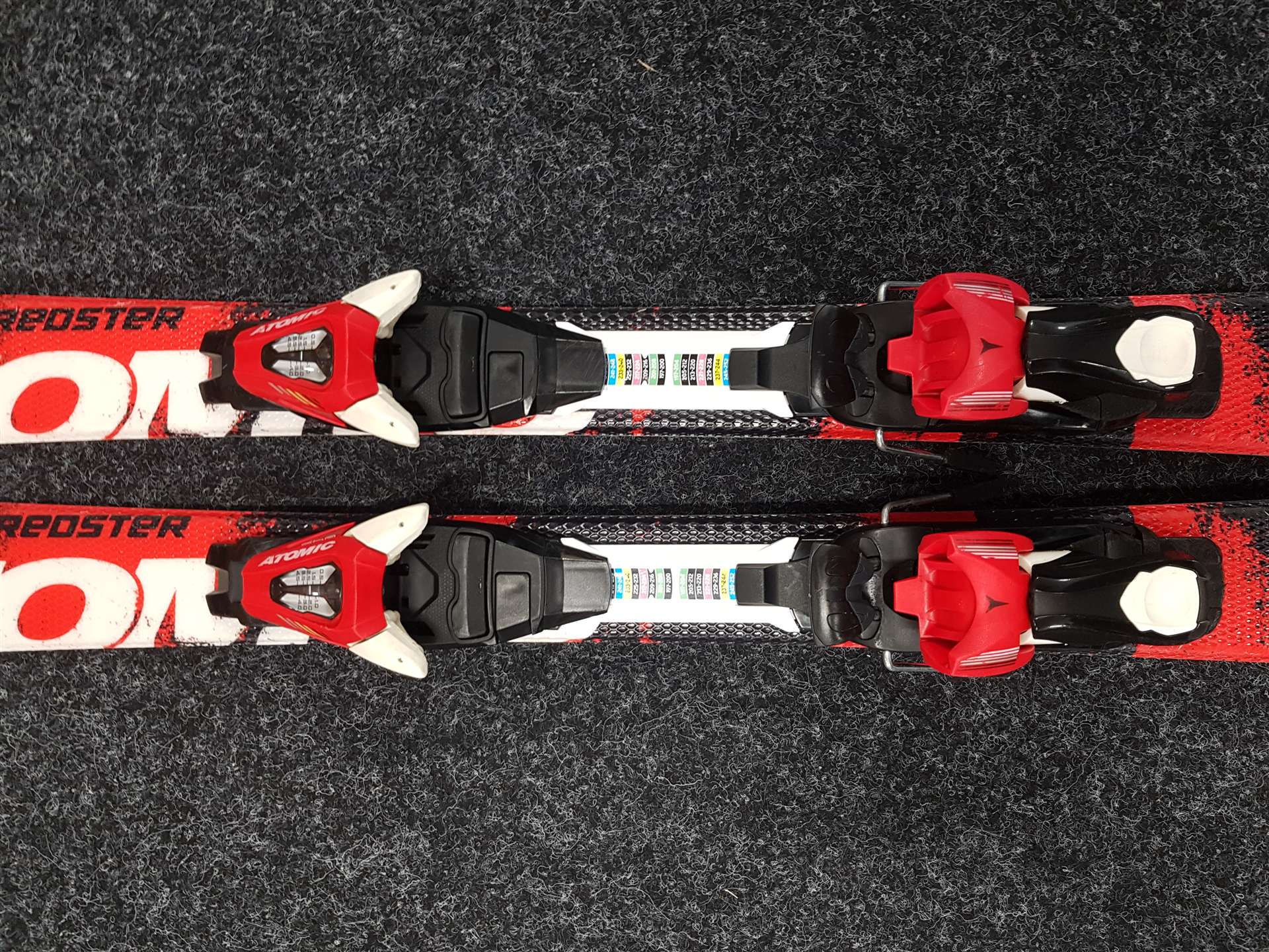 Gebrauchte Kinderski ATOMIC Redster + Atomic XTE 45 Bindungen
