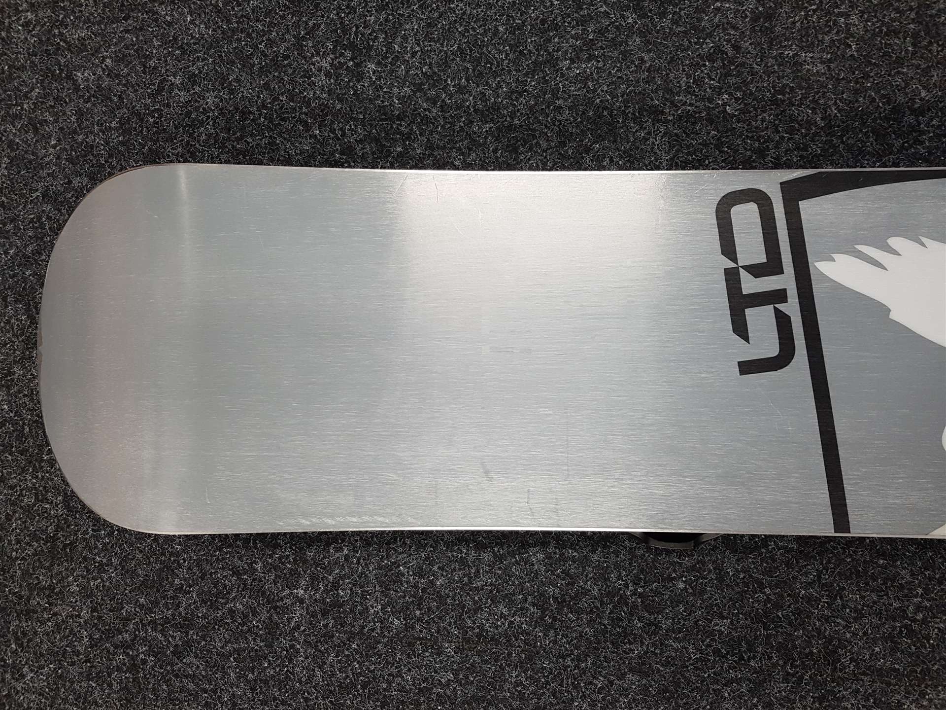 Snowboard LTD Sentry folosit + legături Salomon mărimea L/XL