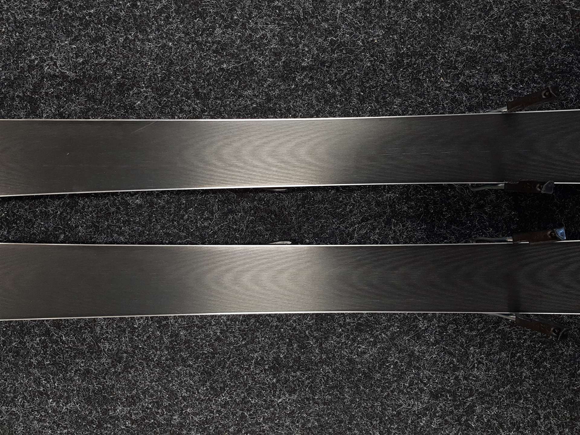 Skis SALOMON SPACEFRAME d'occasion + fixations Salomon 5711