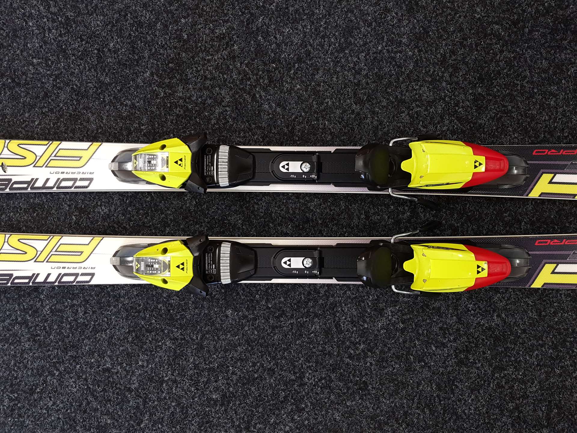 Použité lyže FISCHER RC4 Comp Pro + vázání Fischer RC4 11.0