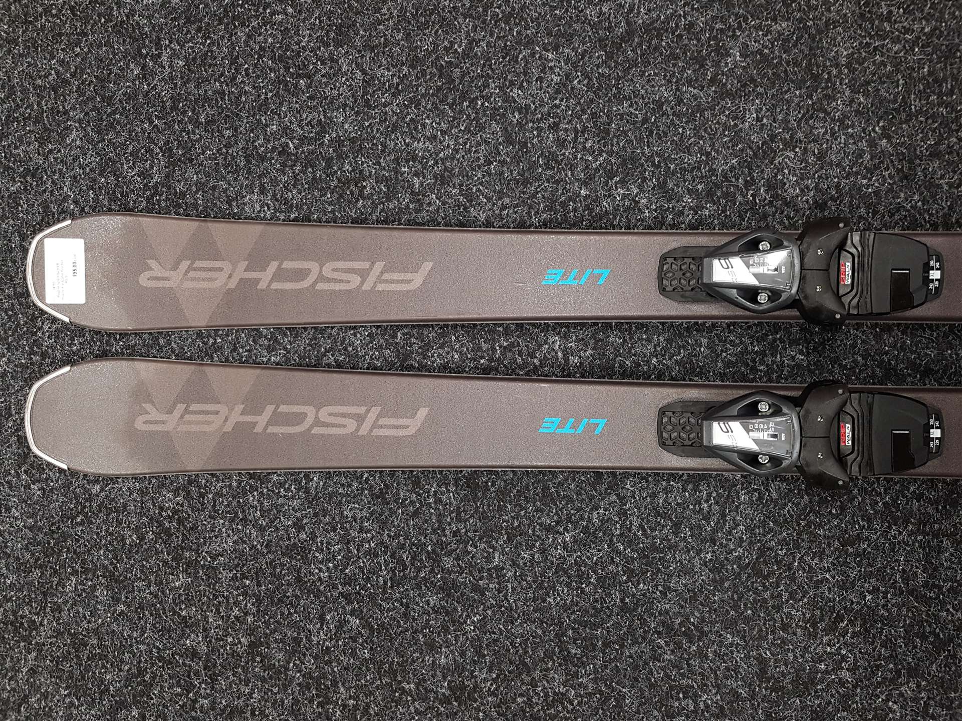 Skis FISCHER Inspire d'occasion + fixations Fischer RS 9