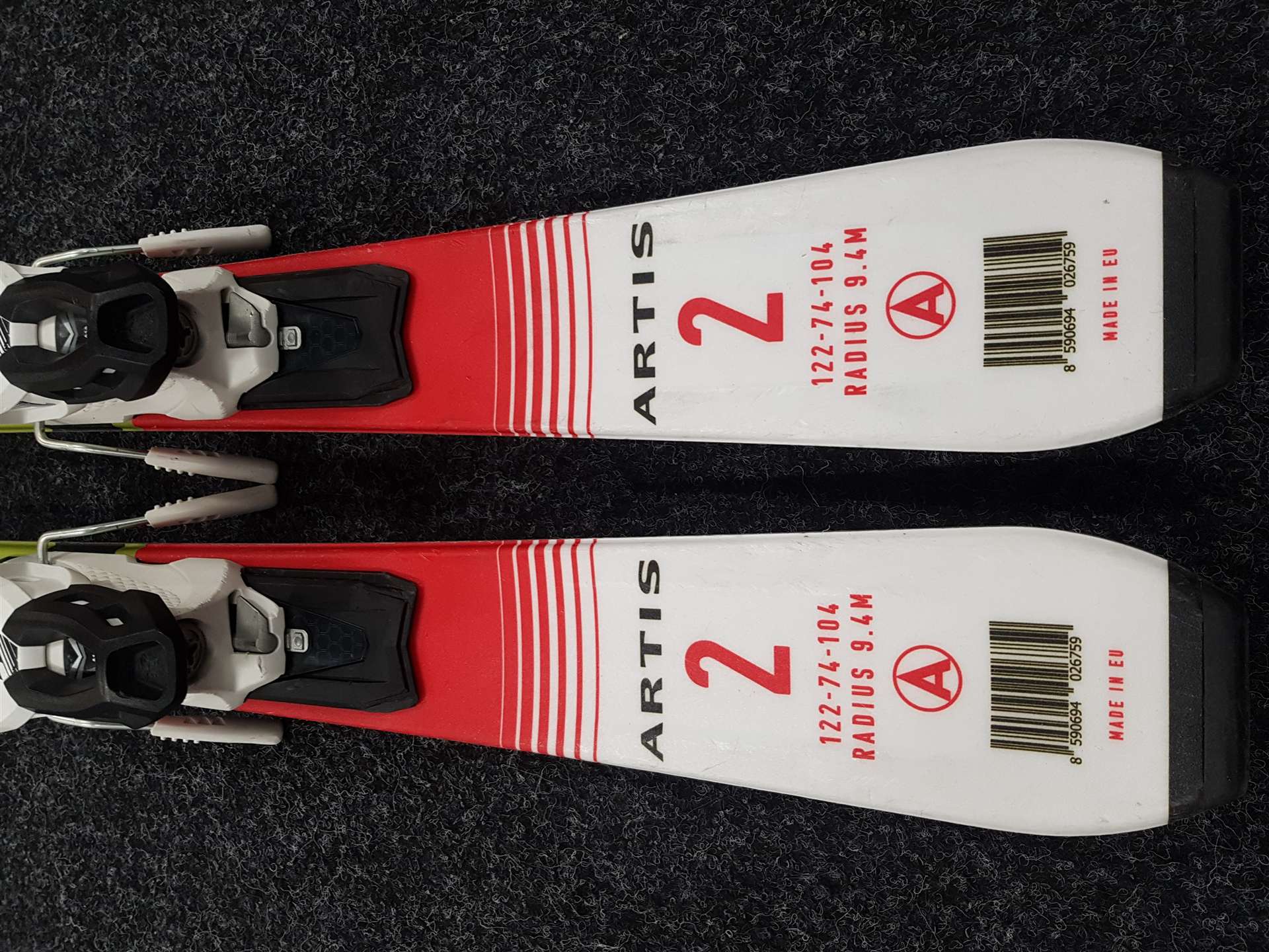 Esquís ARTIS 2 usados + fijaciones Tyrolia 11