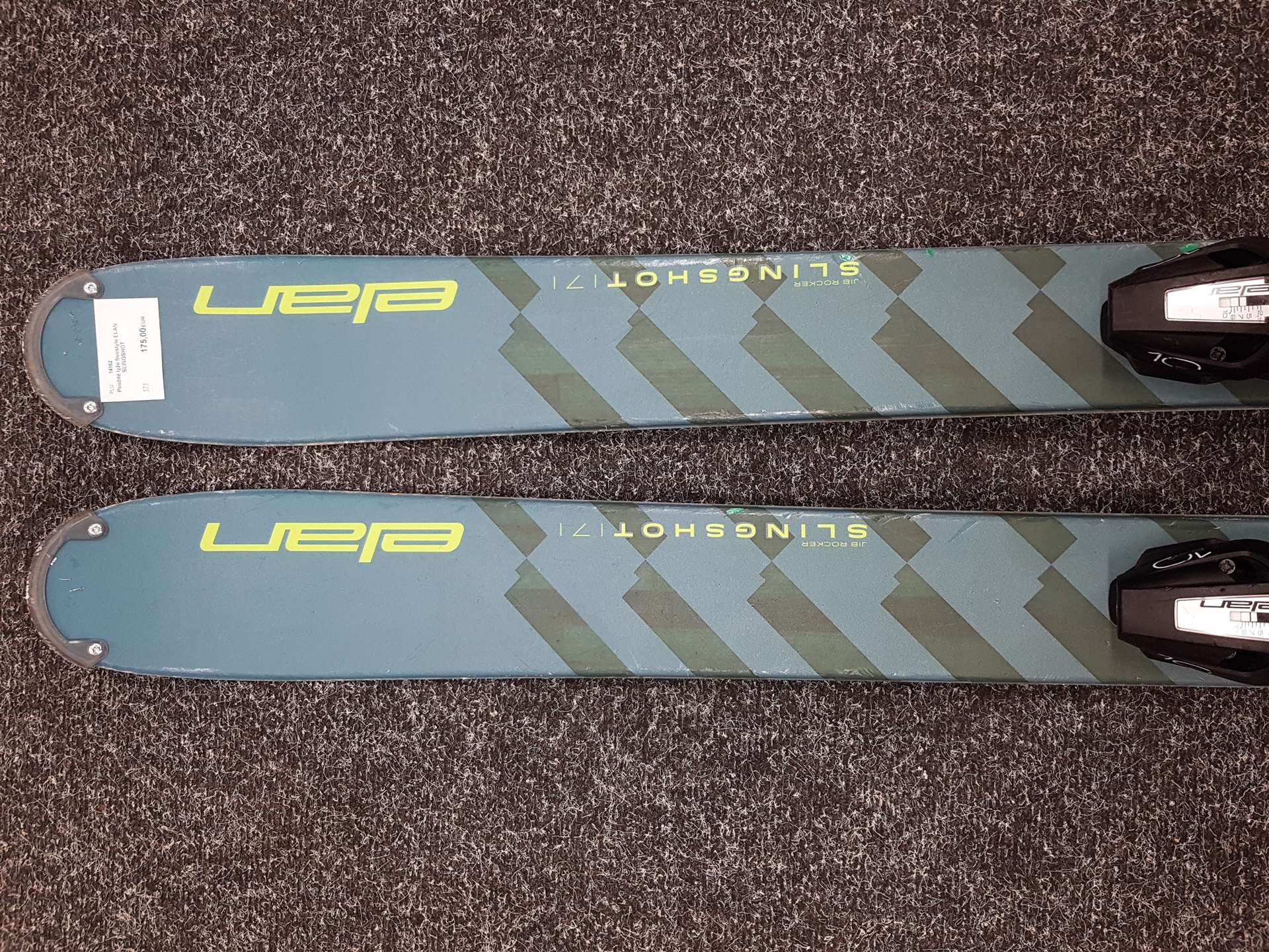 Gebrauchte Freestyle-Ski ELAN SLINGSHOT
