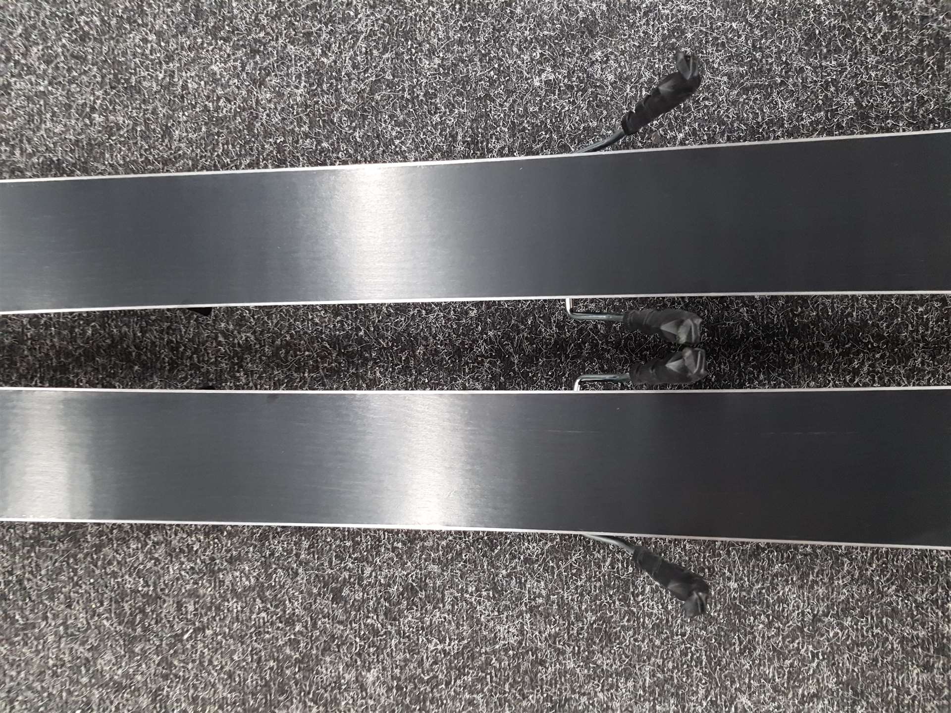 Gebrauchte Freestyle-Ski ELAN SLINGSHOT