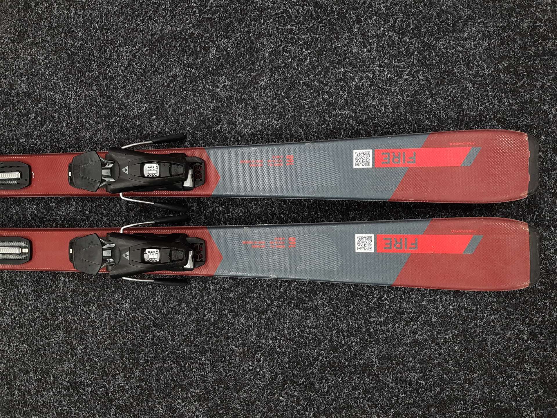 Używane narty FISCHER Fire + wiązania Fischer RS 9