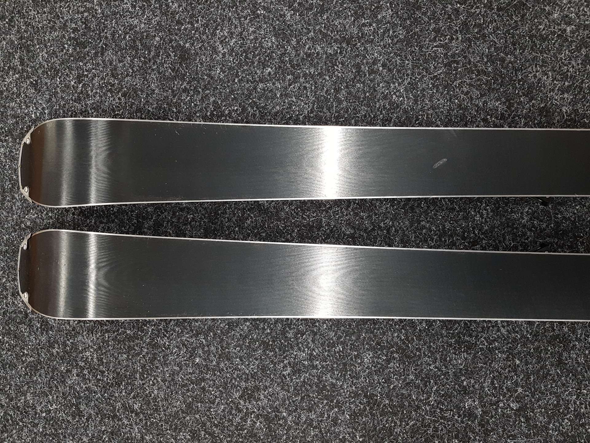 Używane narty FISCHER Fire + wiązania Fischer RS 9