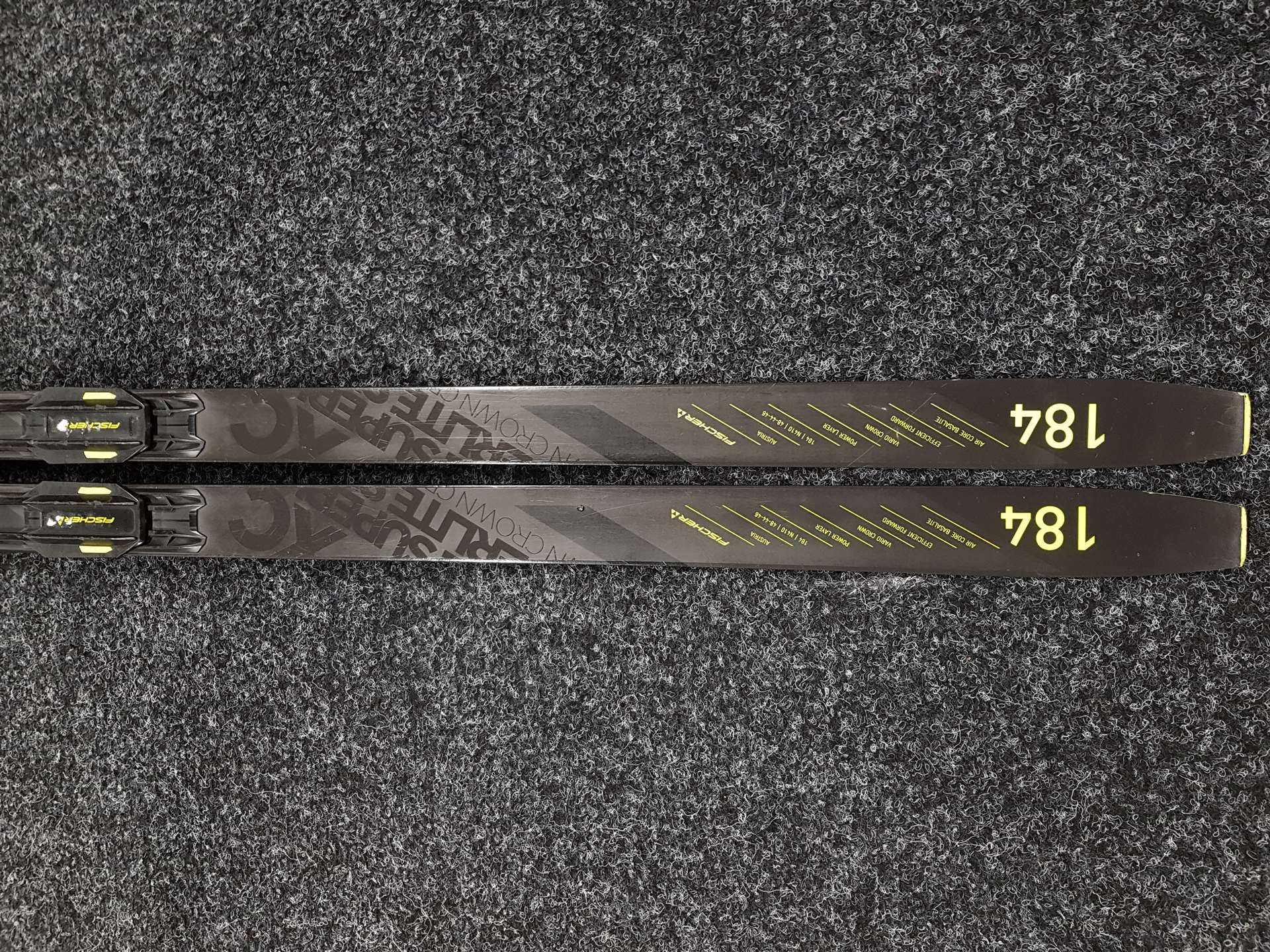 Schiuri de fond Fischer XC Super Elite Crown folosite + legături Fischer NNN