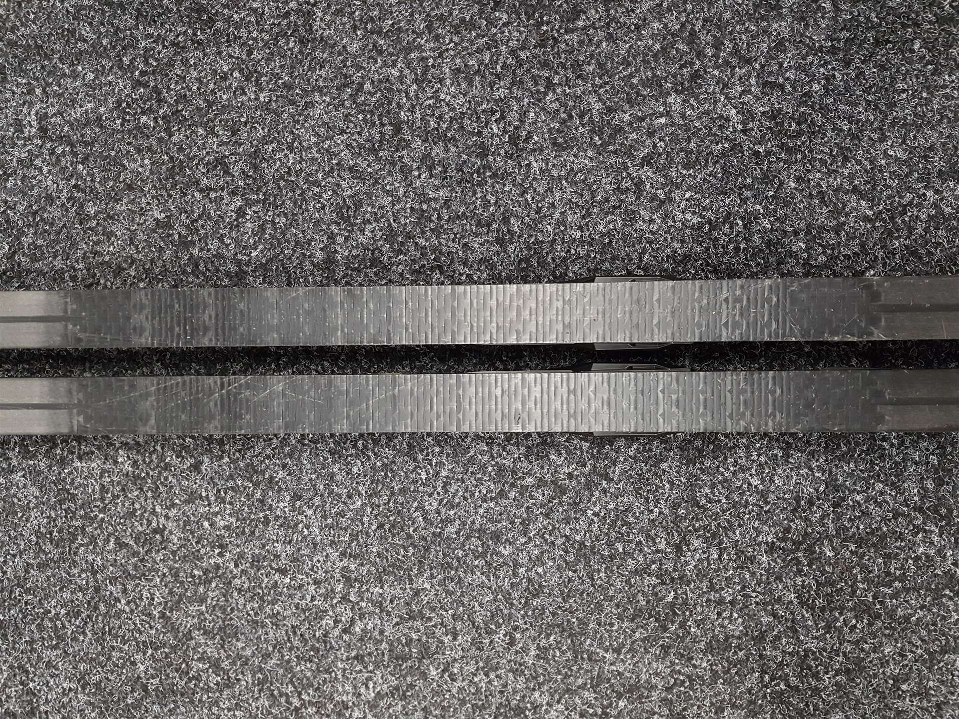Schiuri de fond Fischer XC Super Elite Crown folosite + legături Fischer NNN