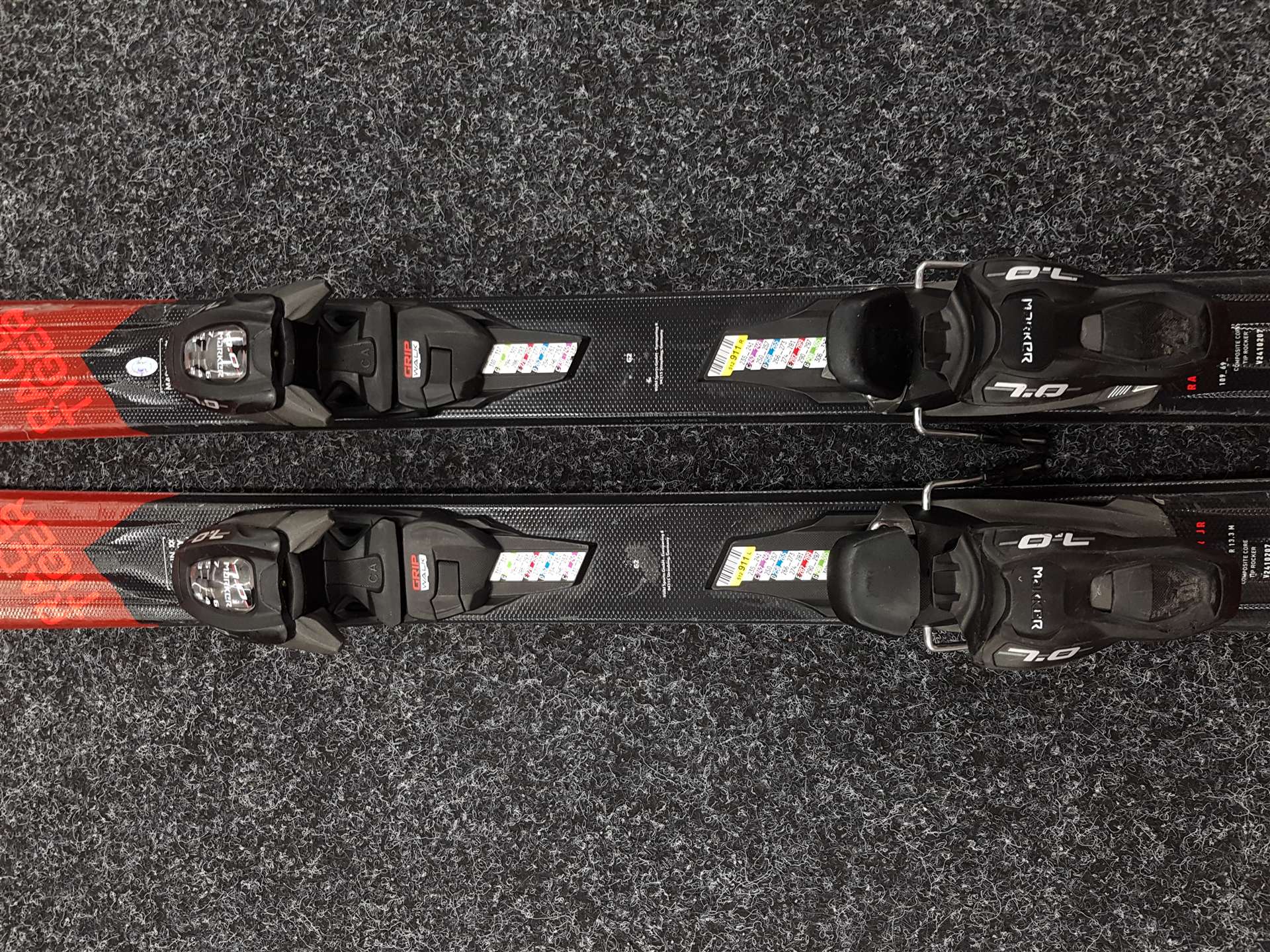 Esquís VOLKL Racetiger JR usados + fijaciones Marker7.0