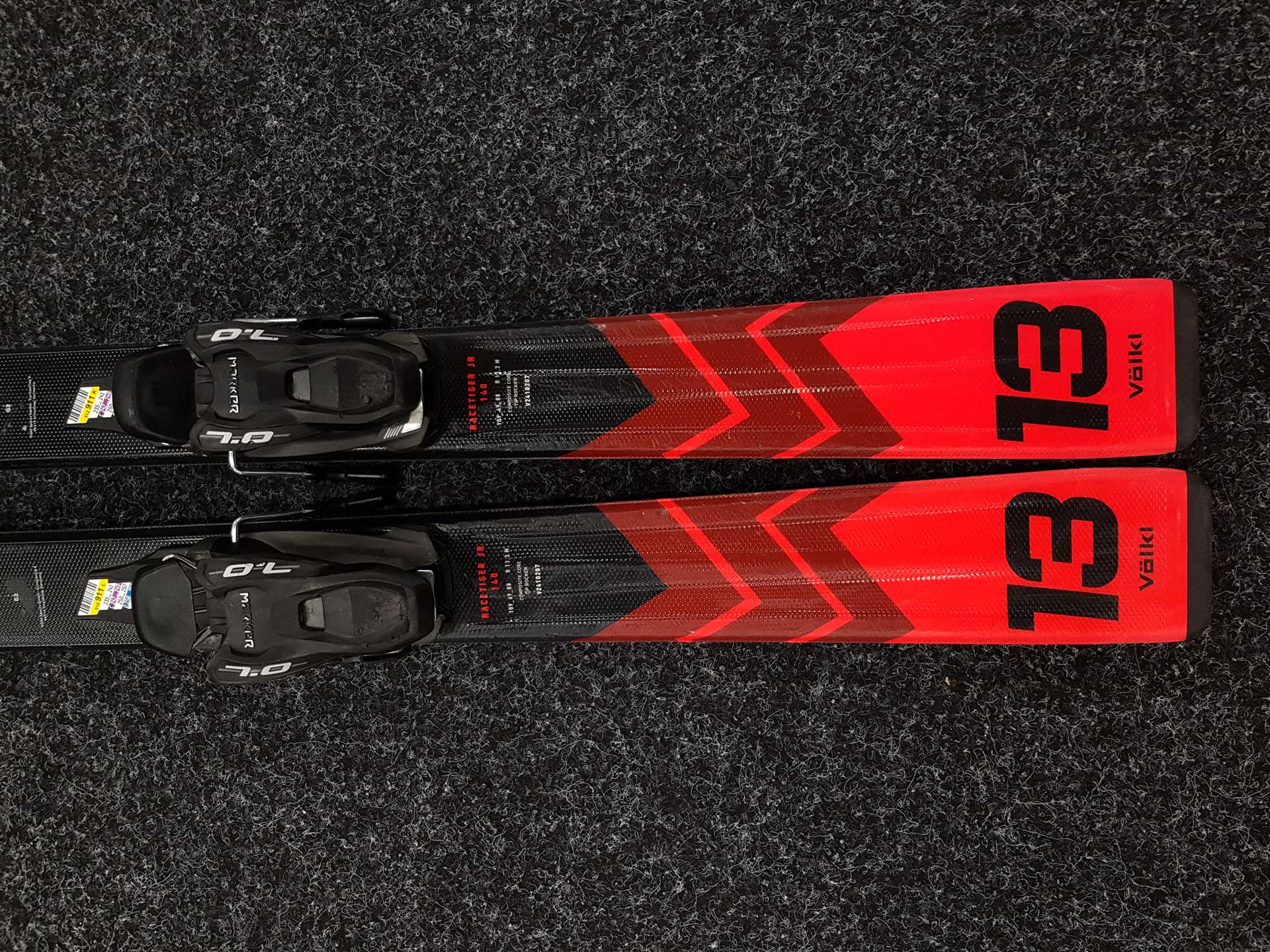 Esquís VOLKL Racetiger JR usados + fijaciones Marker7.0