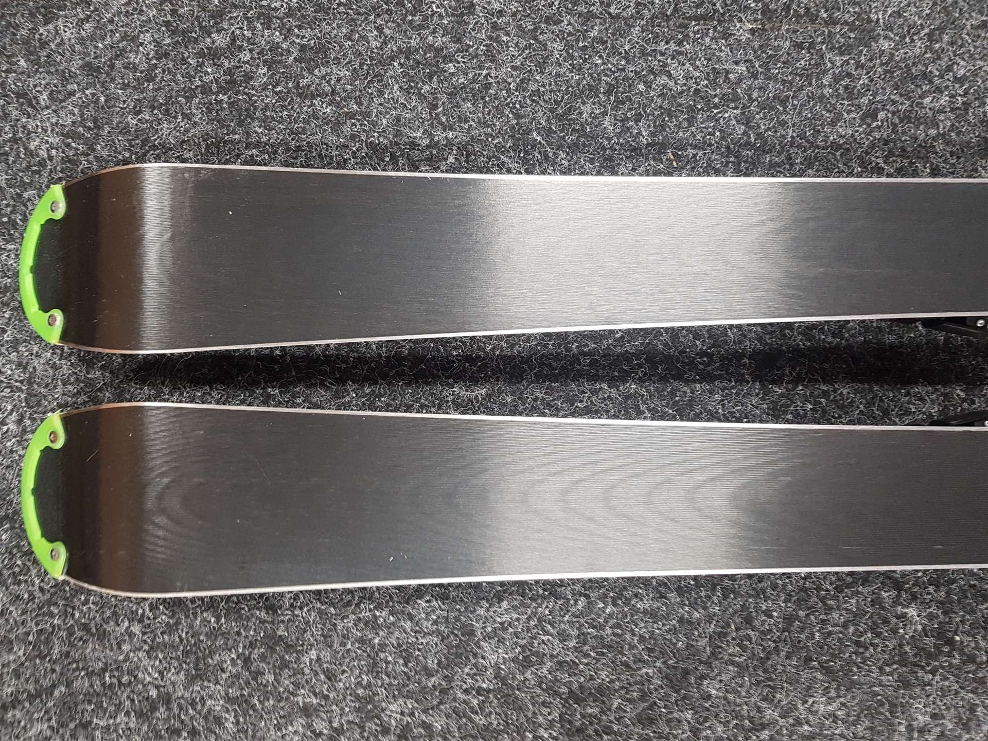 Použité lyže ELAN Exar Vidia + viazanie Elan 10