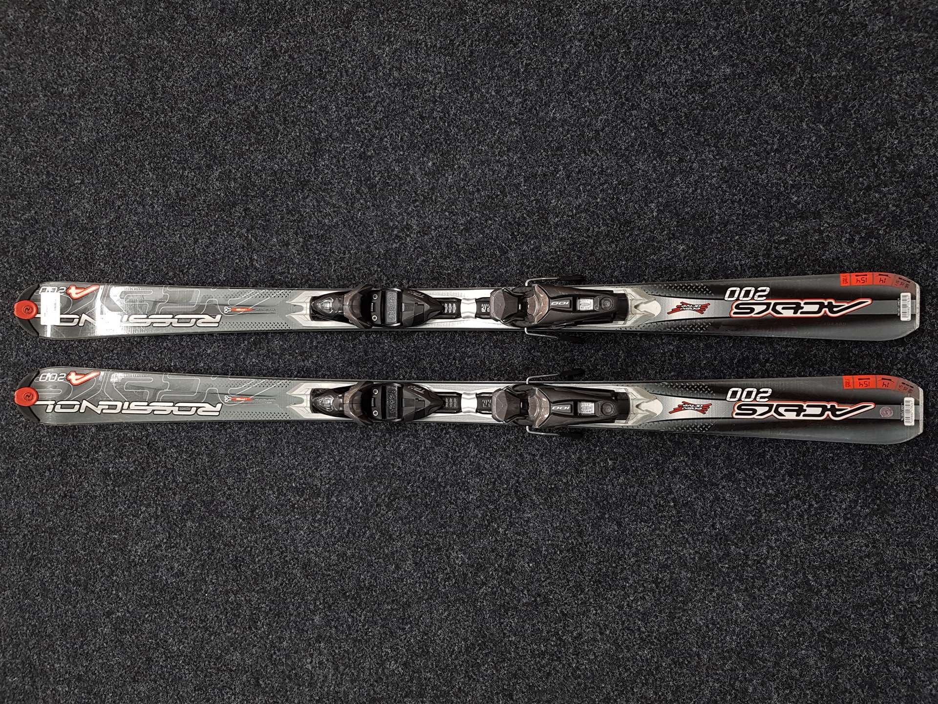 Použité lyže ROSSIGNOL Acts 200 + vázání Rossignol 10