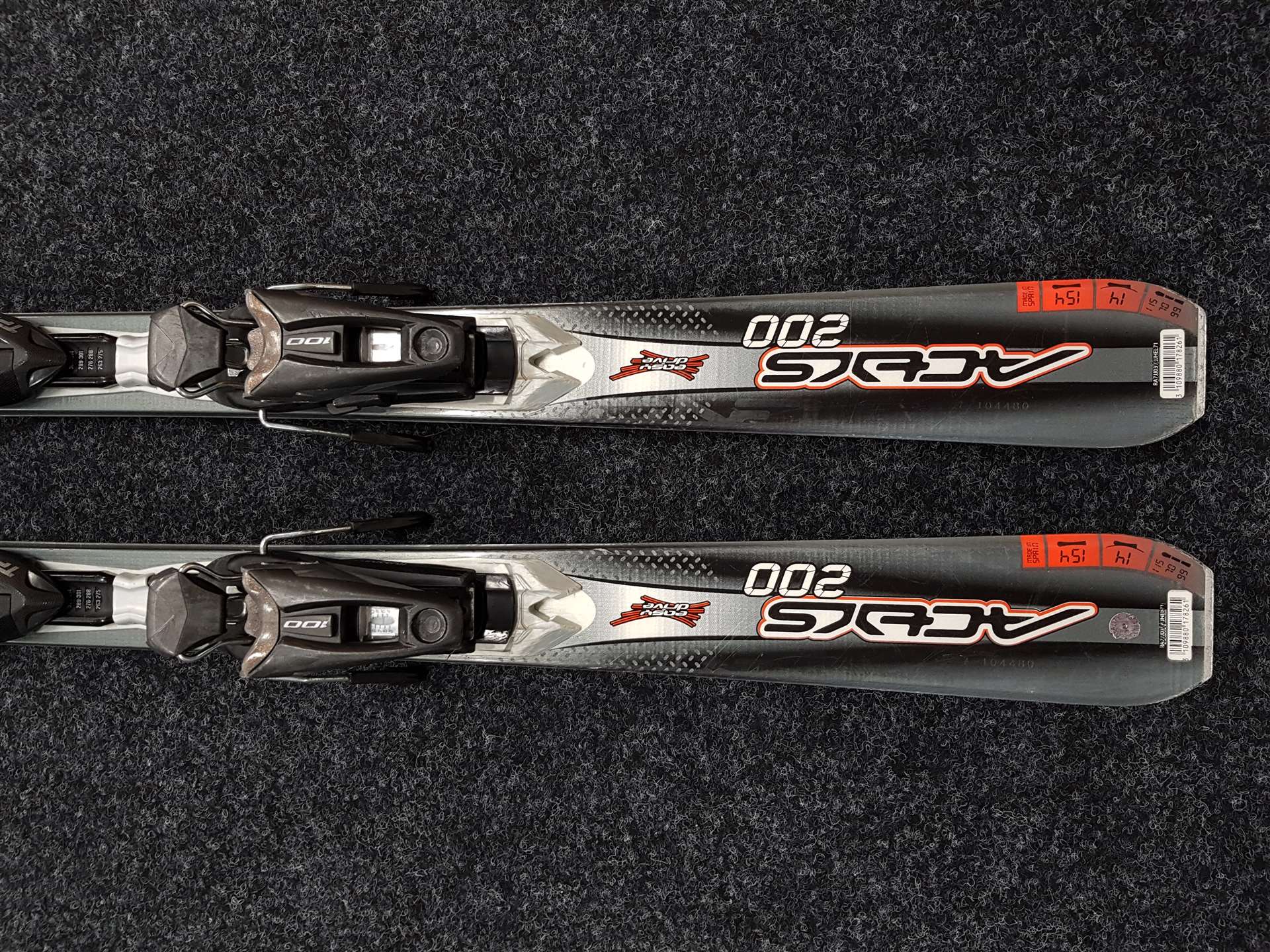 Použité lyže ROSSIGNOL Acts 200 + viazanie Rossignol 10