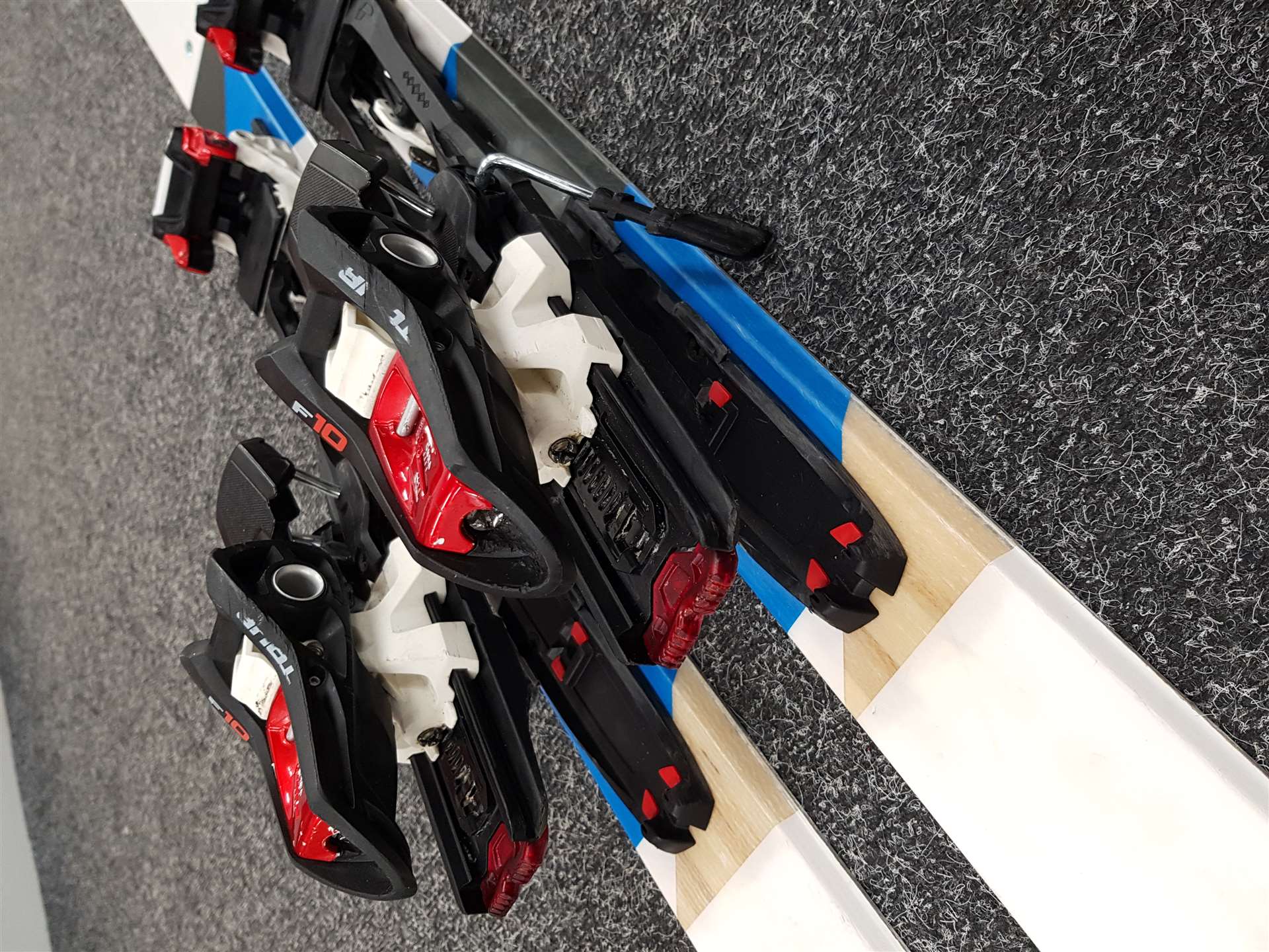 Gebrauchte Alpinski VOLKL VTA 80 + MARKER F10 TOUR + Gebrauchte Riemen