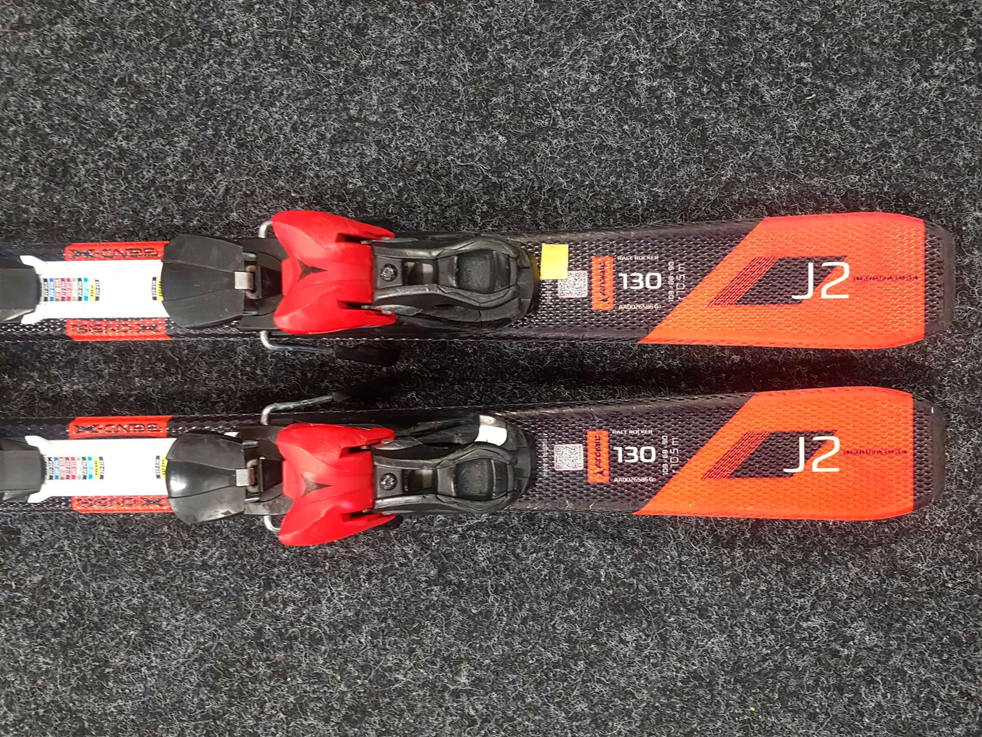 Použité detské lyže ATOMIC Redster J2 + viazanie Atomic L7