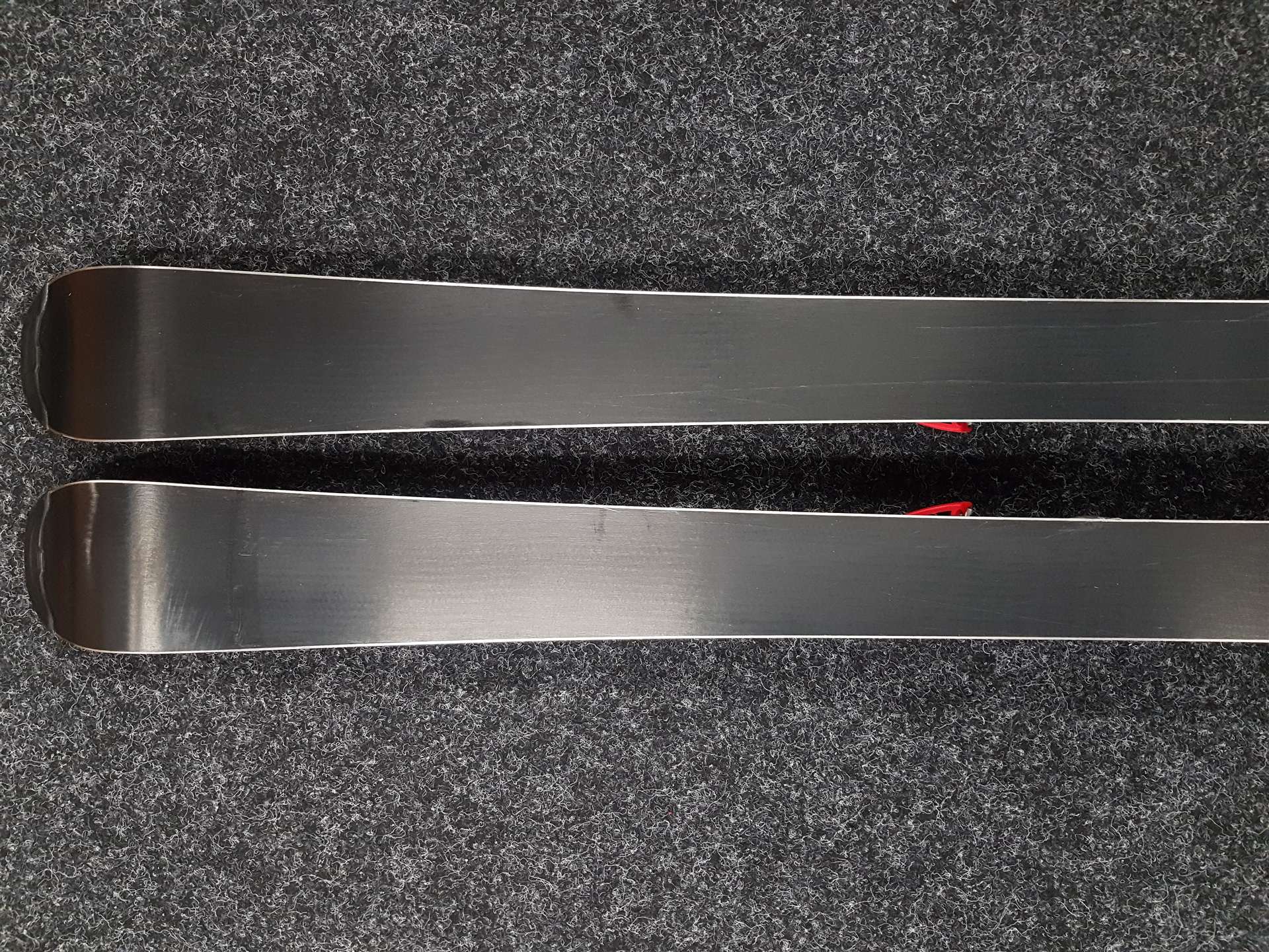 Použité detské lyže ATOMIC Redster J2 + viazanie Atomic L7